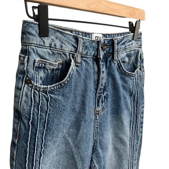 Urban Outfitters BDG Mom Jeans - Picture 7 of 10